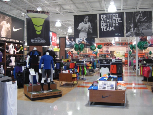 Dick's Sporting Goods in Union City, New Jersey, United States - #3 Photo of Point of interest, Establishment, Store, Clothing store, Shoe store