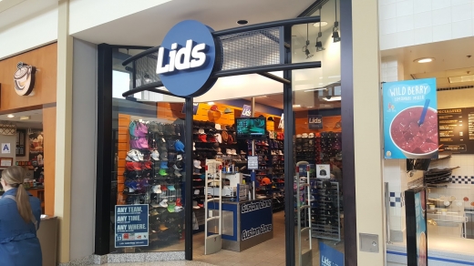 Lids Staten Island Mall in Richmond City, New York, United States - #2 Photo of Point of interest, Establishment, Store, Clothing store