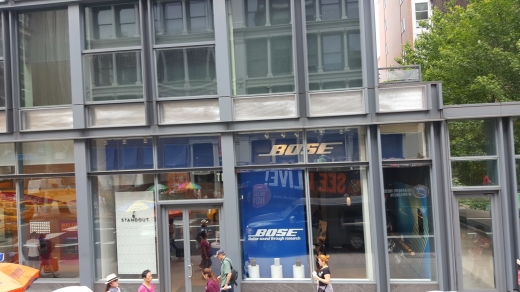 Bose Showcase Store in New York City, New York, United States - #1 Photo of Point of interest, Establishment, Store, Electronics store