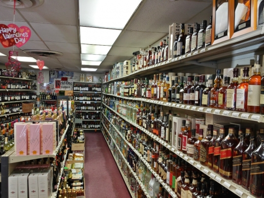 Metro Wine & Liquor in Forest Hills City, New York, United States - #2 Photo of Food, Point of interest, Establishment, Store, Liquor store