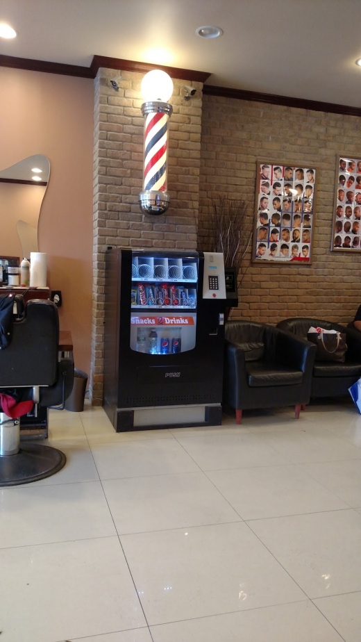 Photo by <br />
<b>Notice</b>:  Undefined index: user in <b>/home/www/activeuser/data/www/vaplace.com/core/views/default/photos.php</b> on line <b>128</b><br />
. Picture for Vip Style Barber Shop in Bronx City, New York, United States - Point of interest, Establishment, Health, Hair care